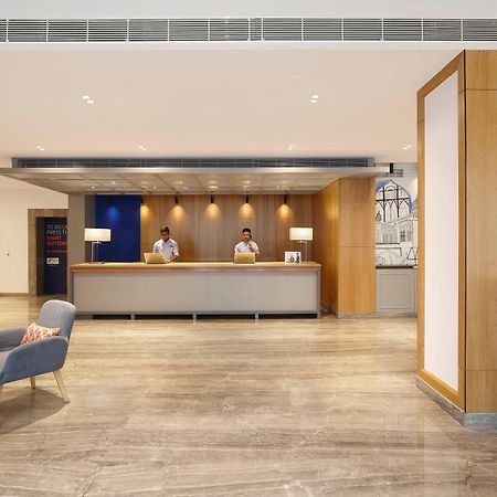Holiday Inn Express Bengaluru Whitefield Itpl By Ihg Exterior foto