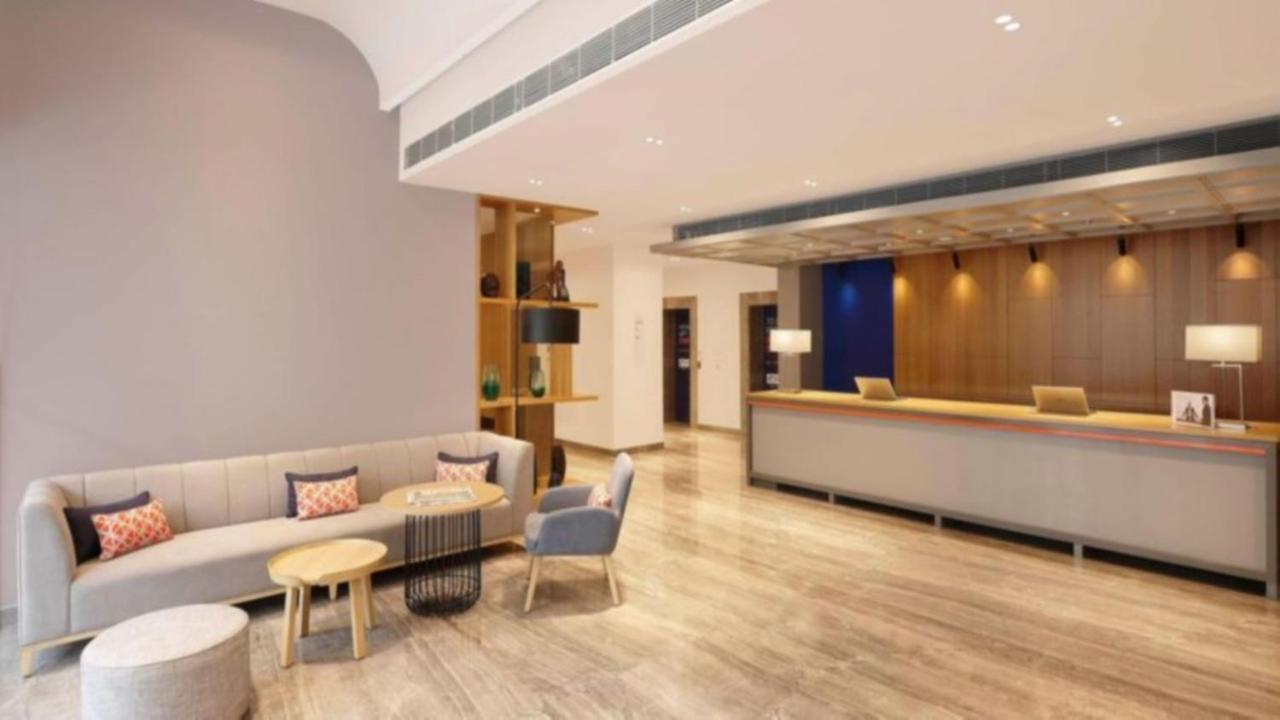 Holiday Inn Express Bengaluru Whitefield Itpl By Ihg Exterior foto