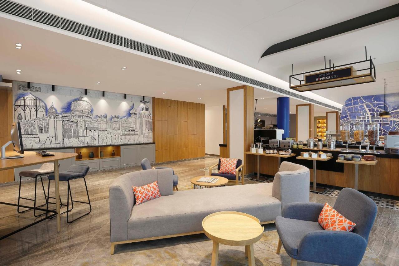 Holiday Inn Express Bengaluru Whitefield Itpl By Ihg Exterior foto